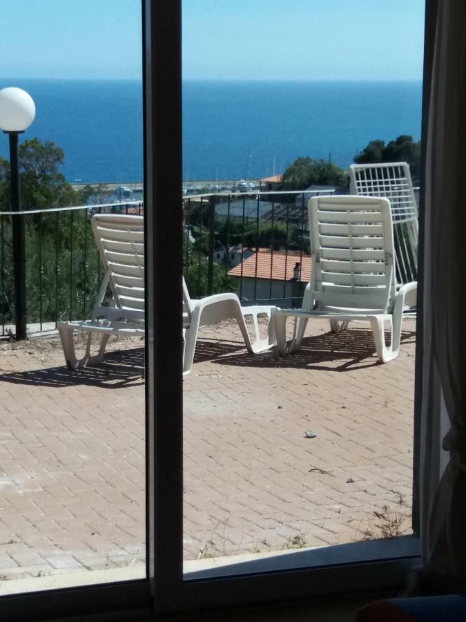 Villa Del Mare Ligure Elvezia 산토스테파노알마레 외부 사진