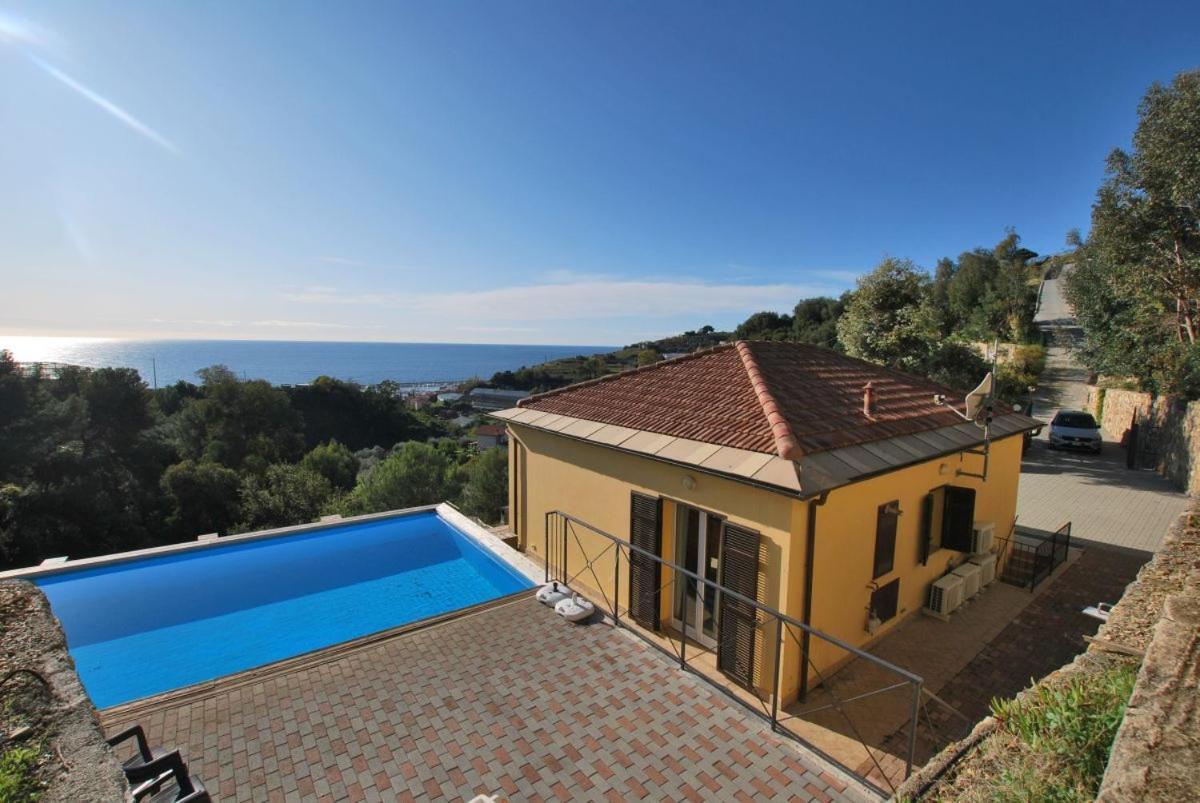 Villa Del Mare Ligure Elvezia 산토스테파노알마레 외부 사진