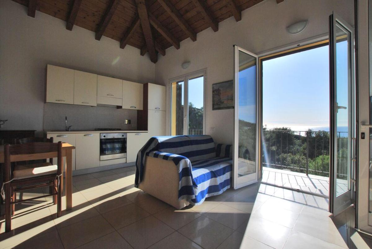 Villa Del Mare Ligure Elvezia 산토스테파노알마레 외부 사진